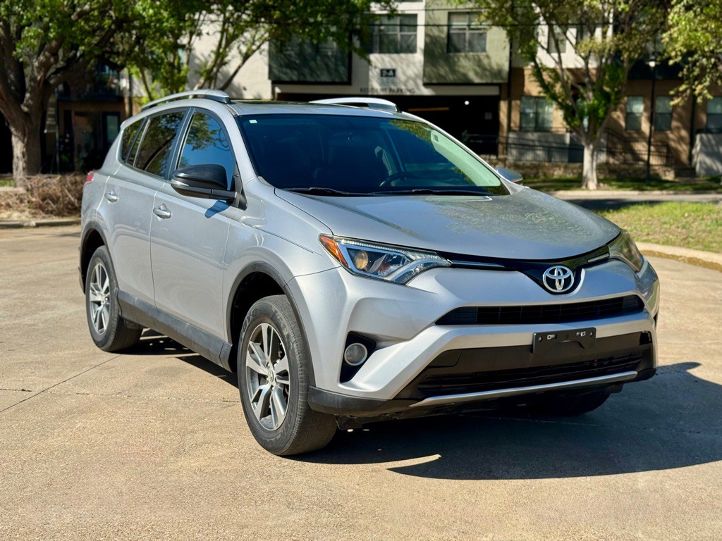 2016 Toyota Rav4 Image 2