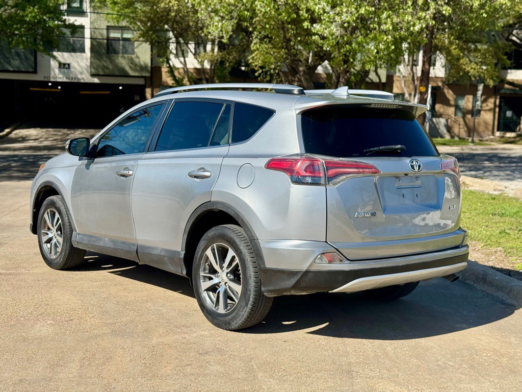 2016 Toyota Rav4 Image 4