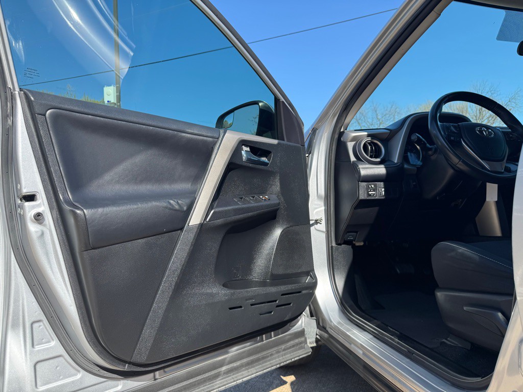 2016 Toyota Rav4 Image 5