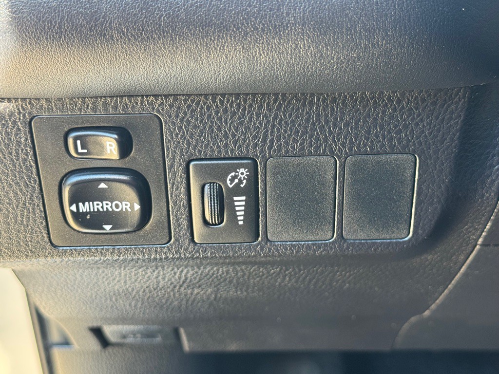 2016 Toyota Rav4 Image 8