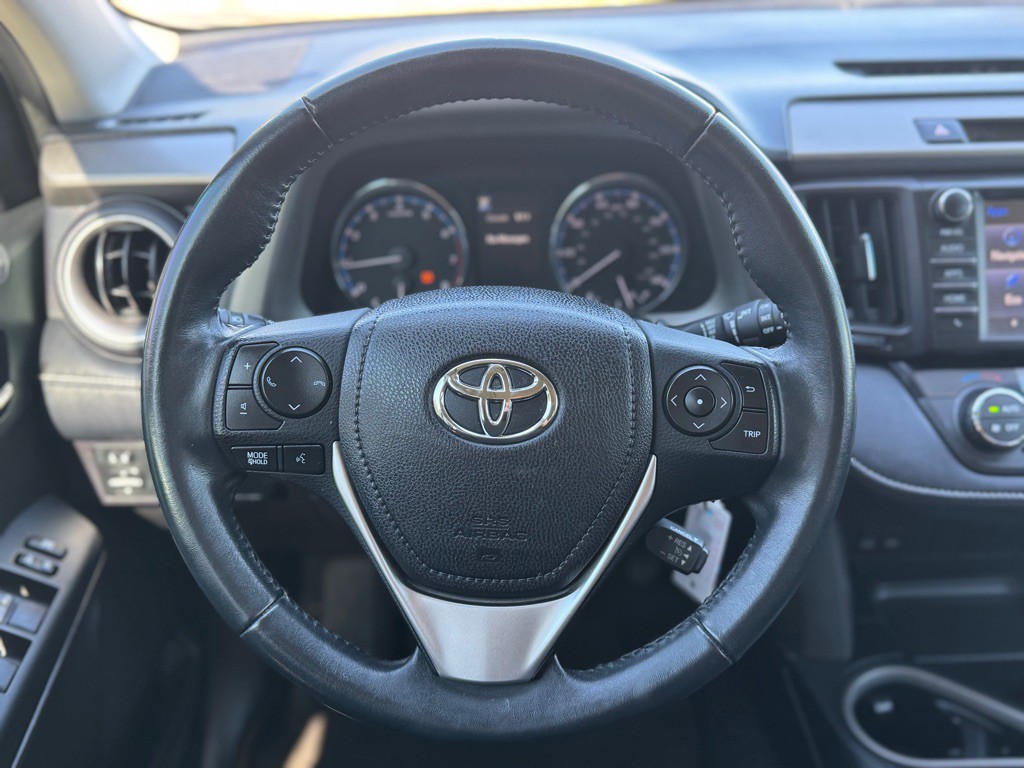 2016 Toyota Rav4 Image 9