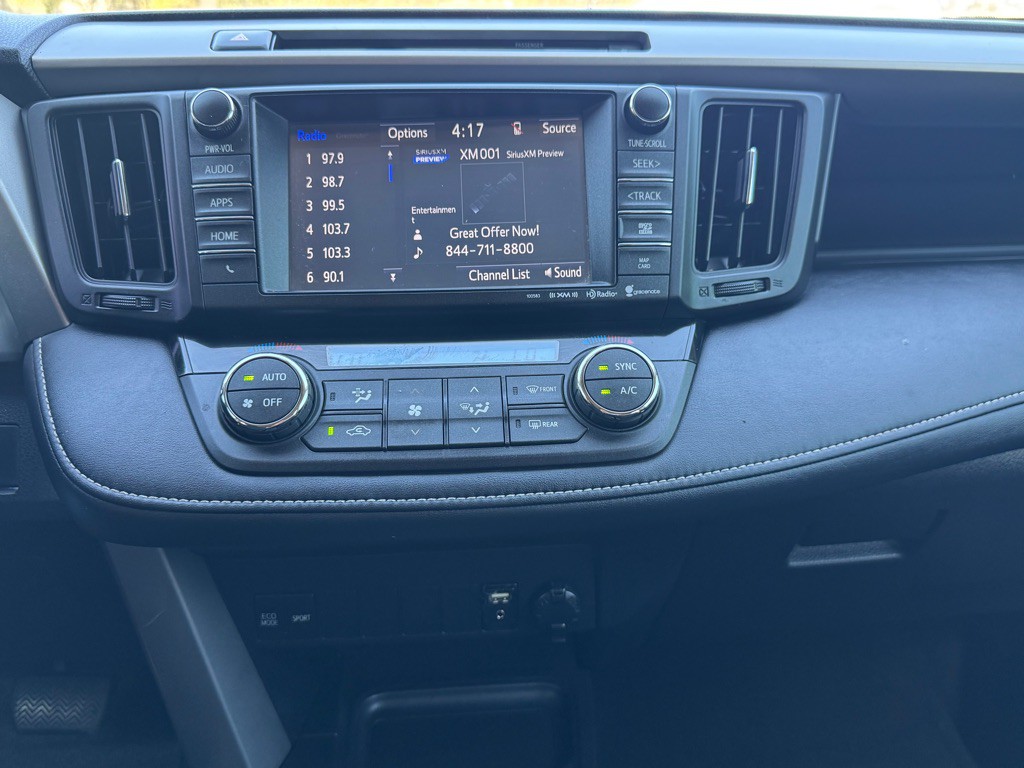 2016 Toyota Rav4 Image 17