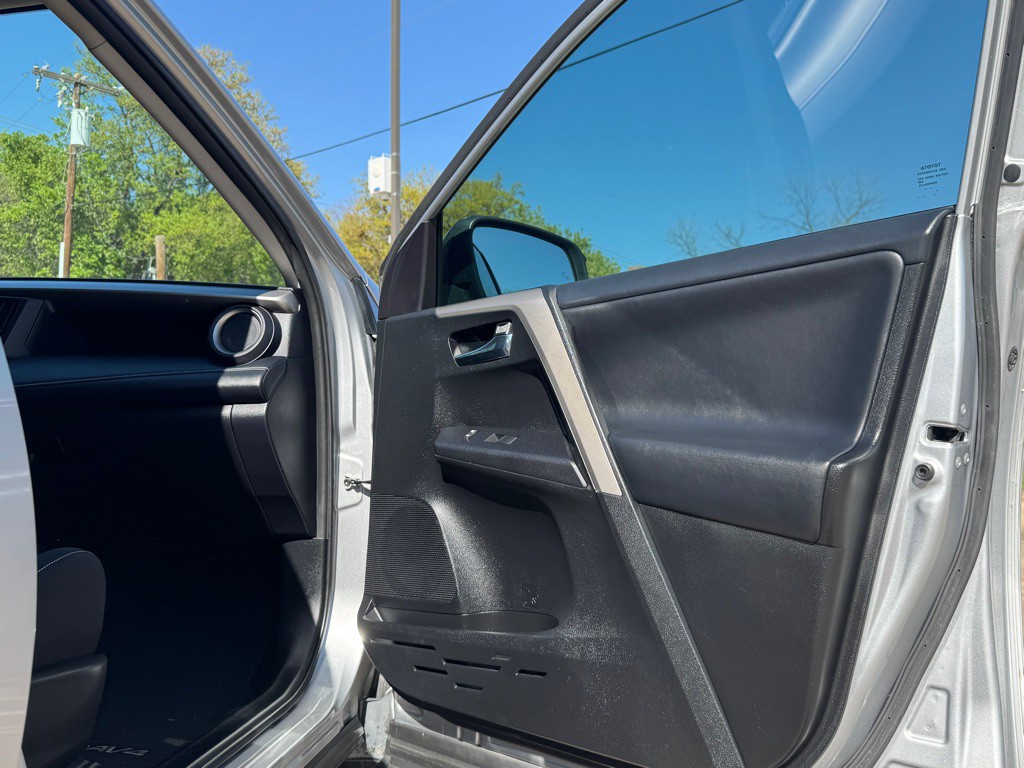 2016 Toyota Rav4 Image 24