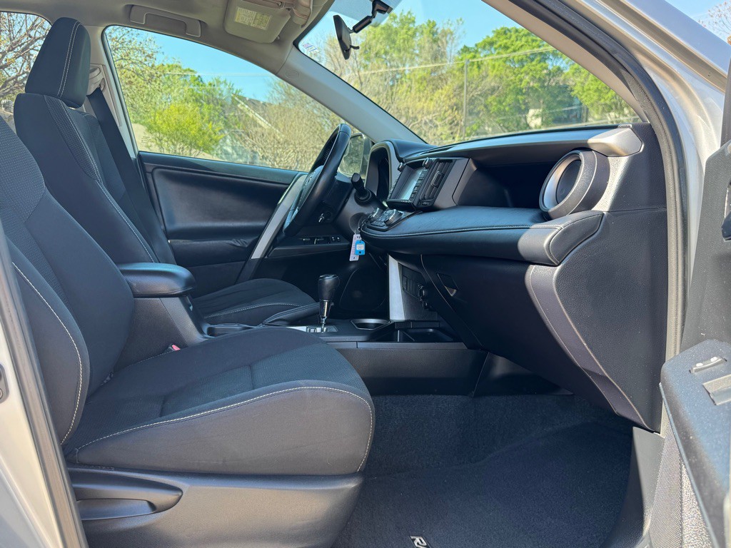 2016 Toyota Rav4 Image 25