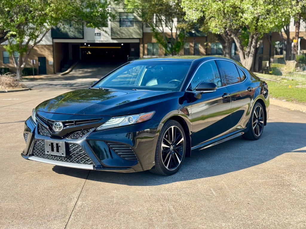 2019 Toyota Camry Image 1