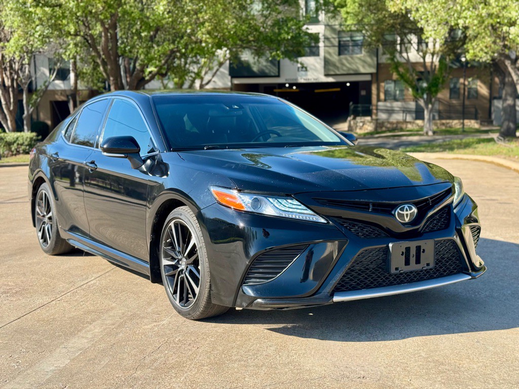 2019 Toyota Camry Image 2
