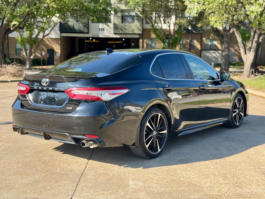 2019 Toyota Camry Image 3