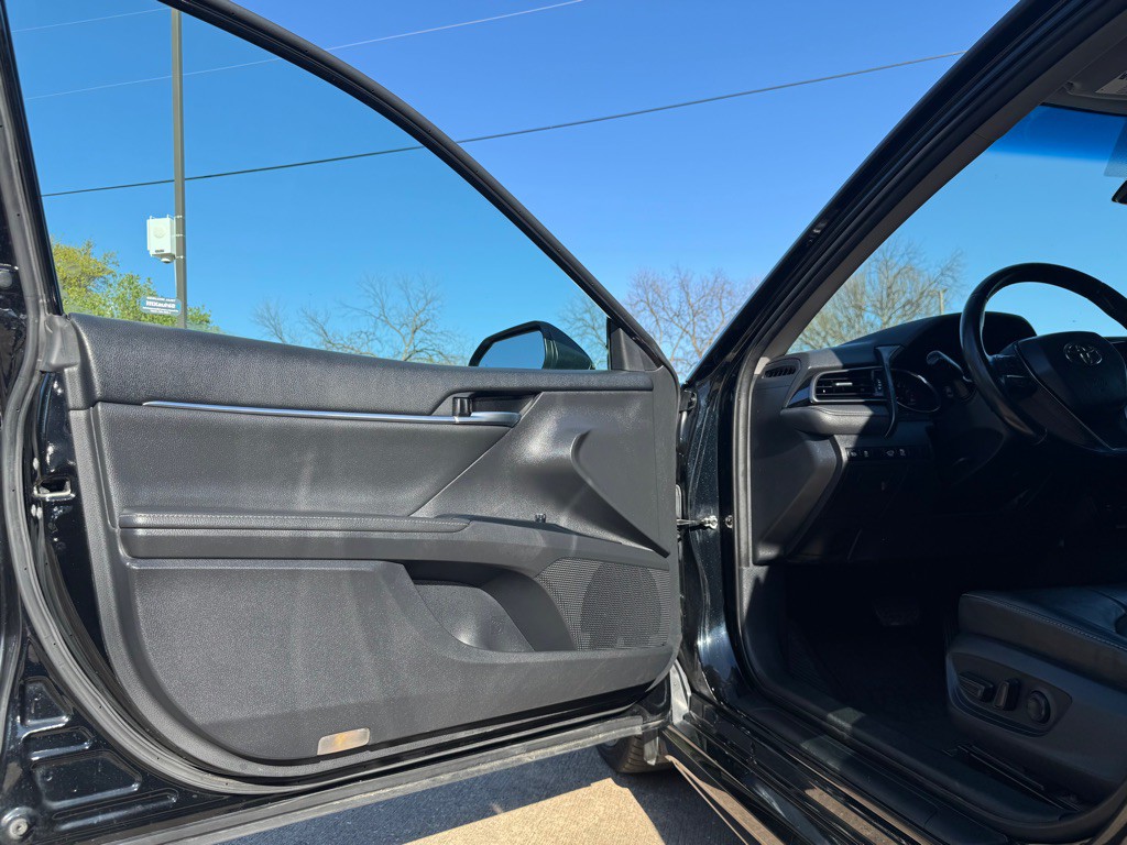 2019 Toyota Camry Image 5