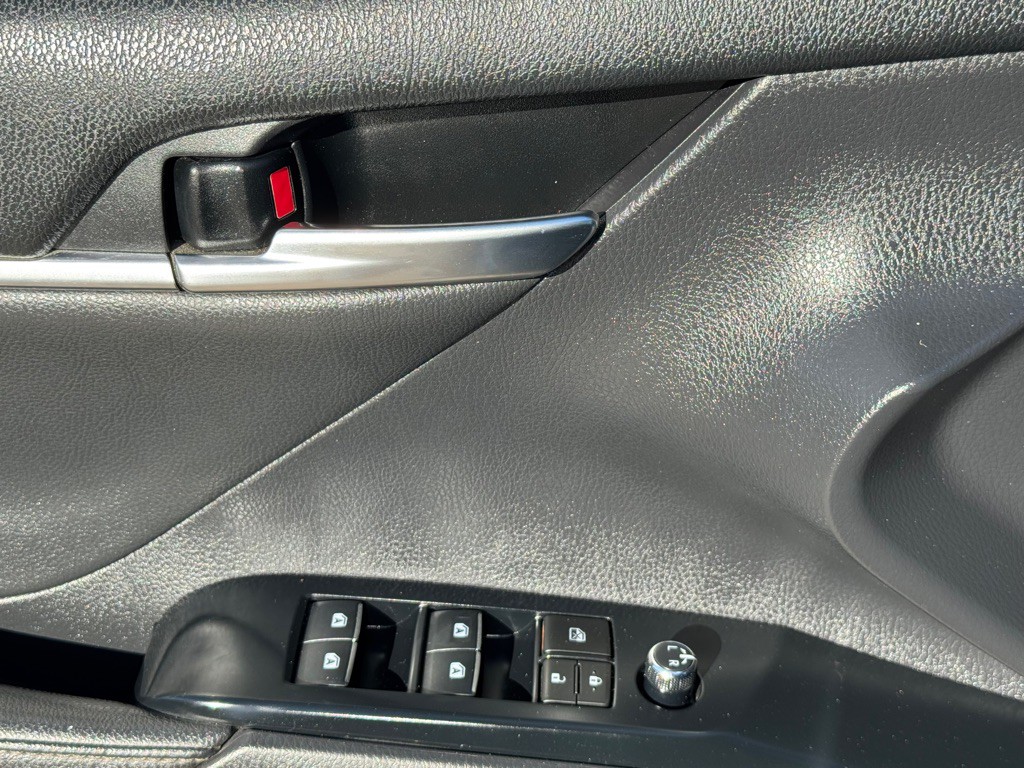 2019 Toyota Camry Image 6