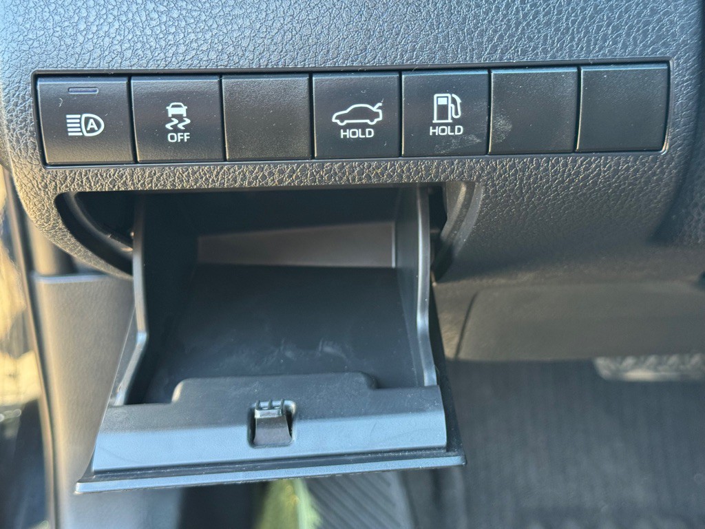 2019 Toyota Camry Image 10