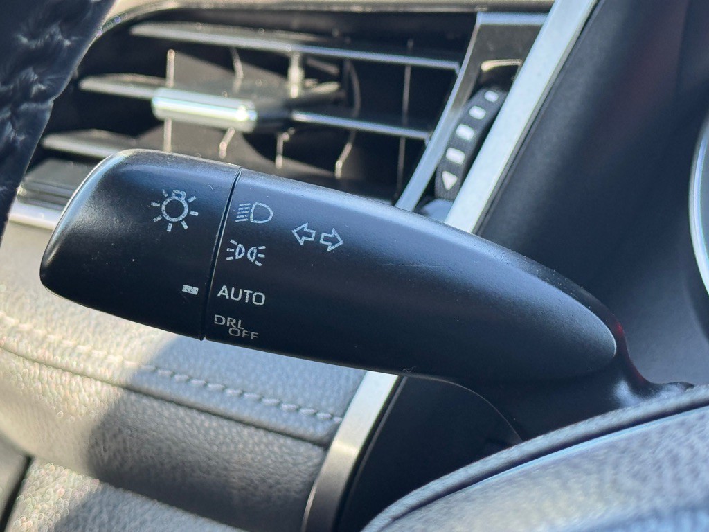 2019 Toyota Camry Image 15