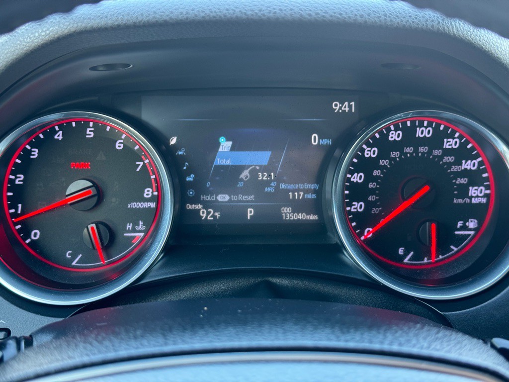 2019 Toyota Camry Image 16