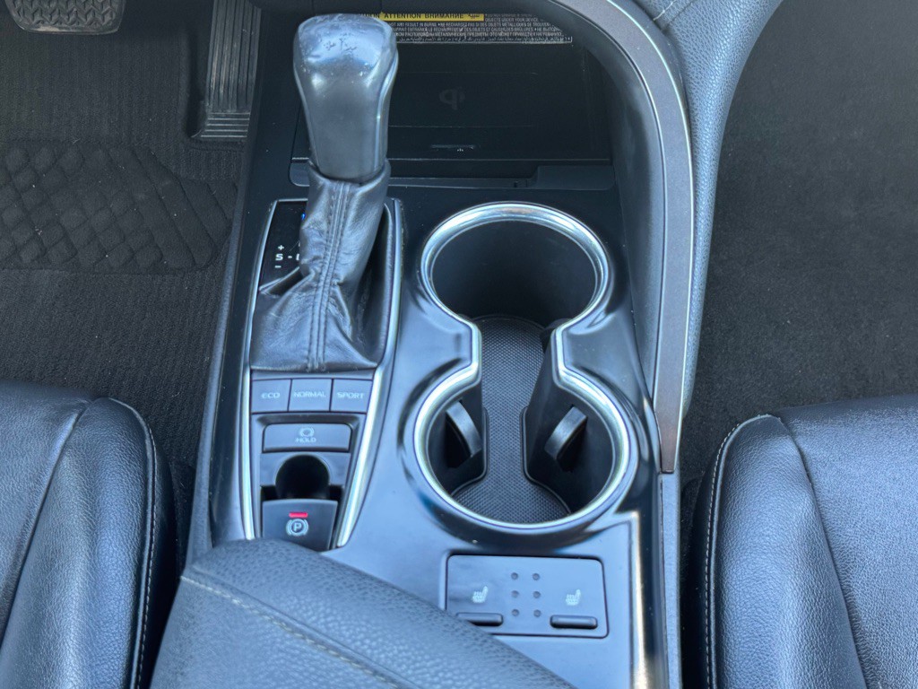 2019 Toyota Camry Image 18