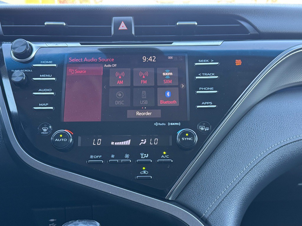 2019 Toyota Camry Image 20