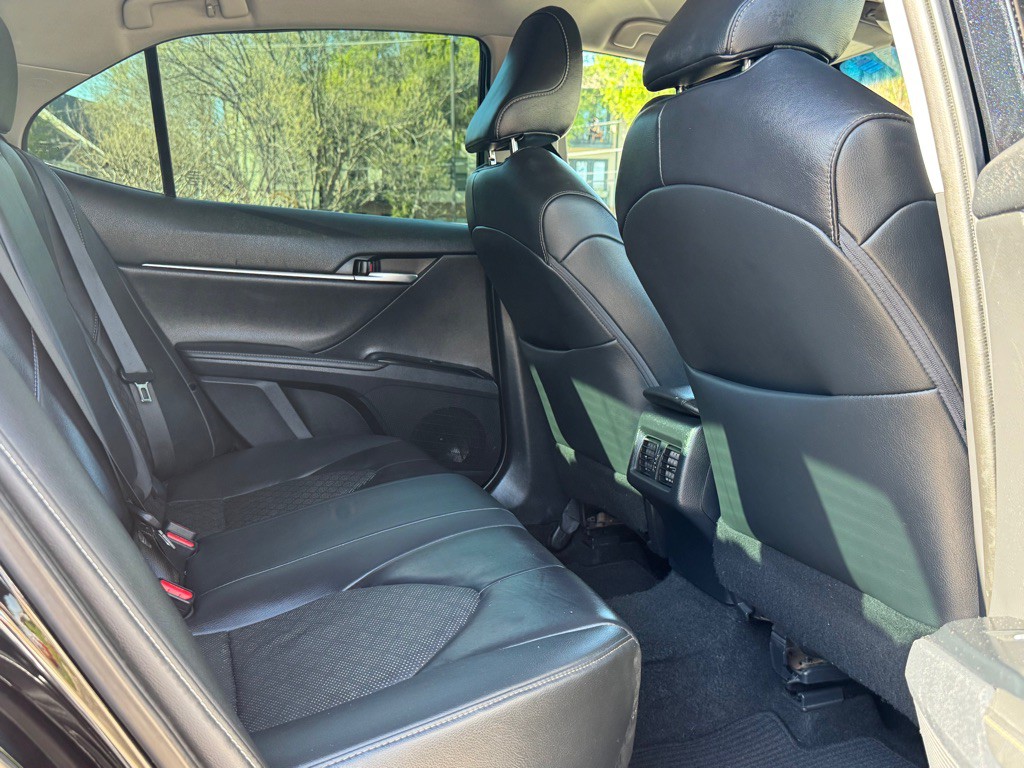 2019 Toyota Camry Image 26