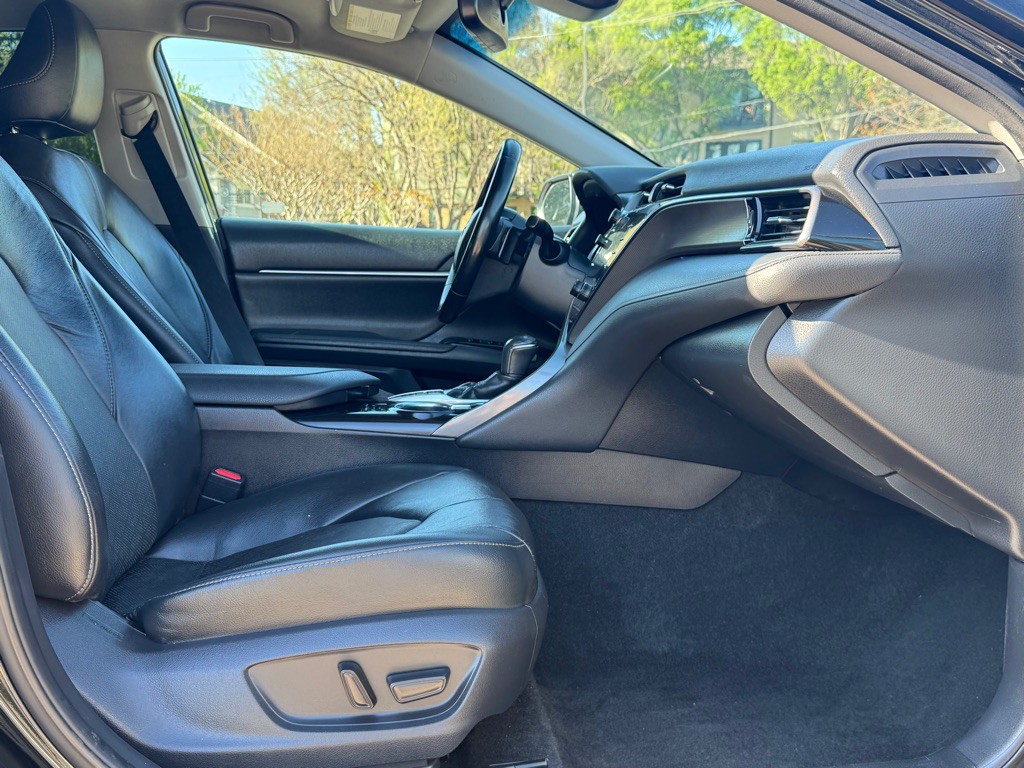 2019 Toyota Camry Image 28