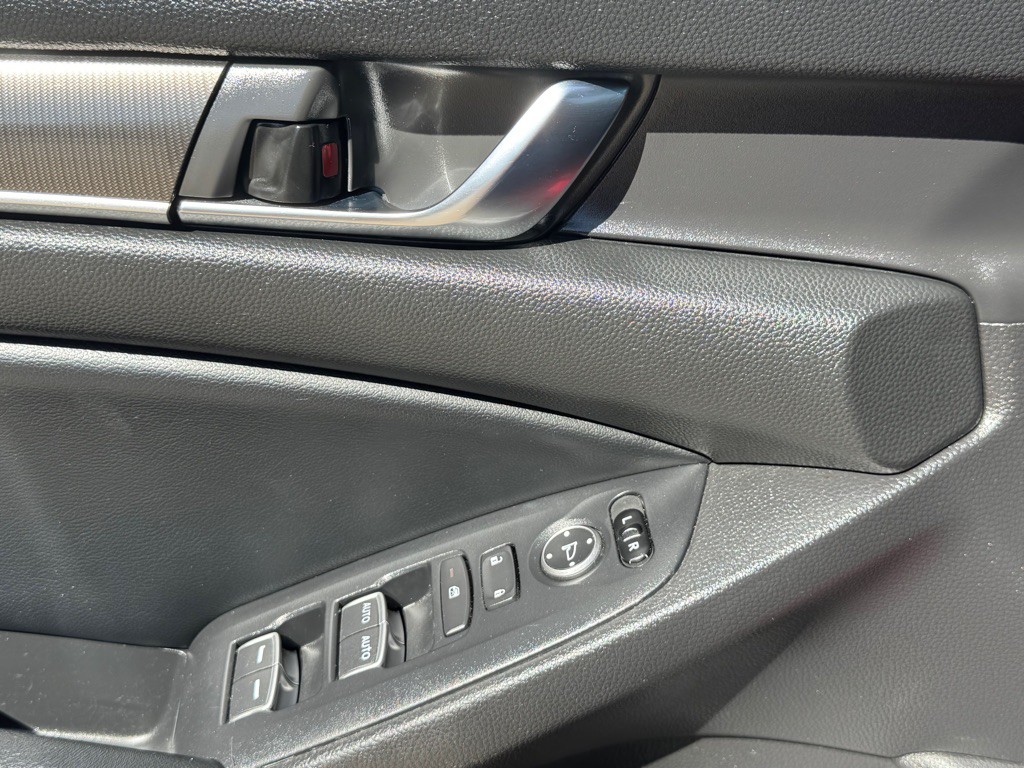 2018 Honda Accord Image 6