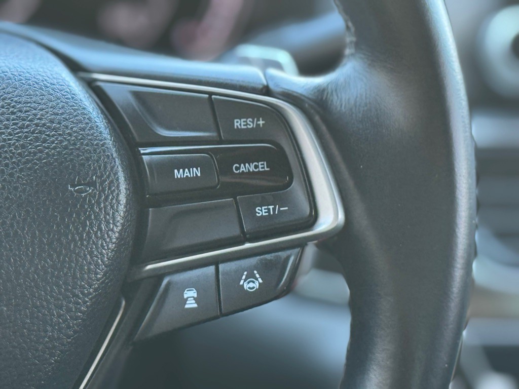 2018 Honda Accord Image 12