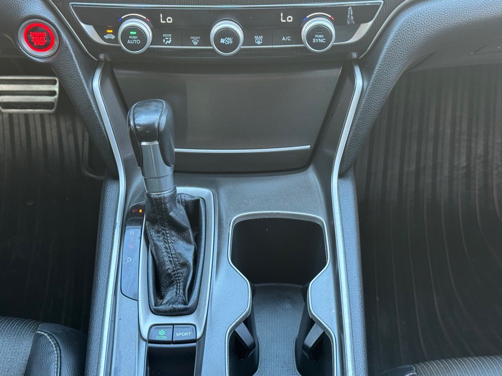 2018 Honda Accord Image 17