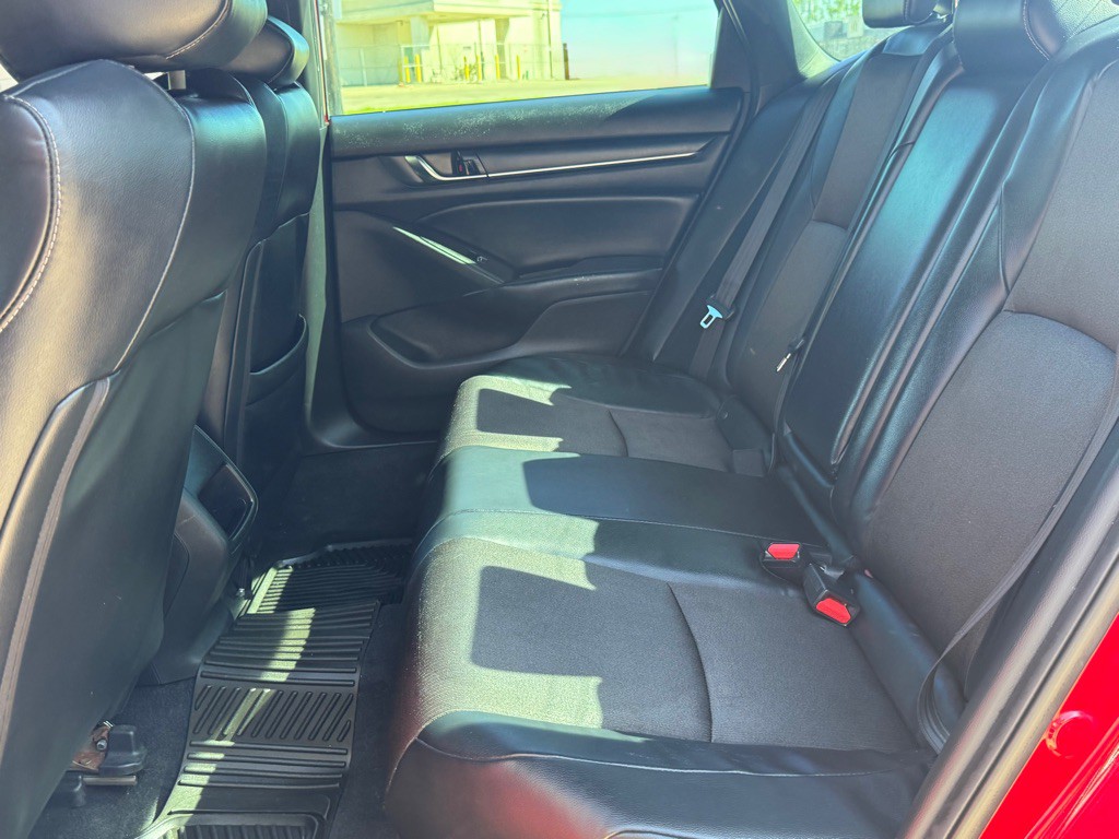 2018 Honda Accord Image 23