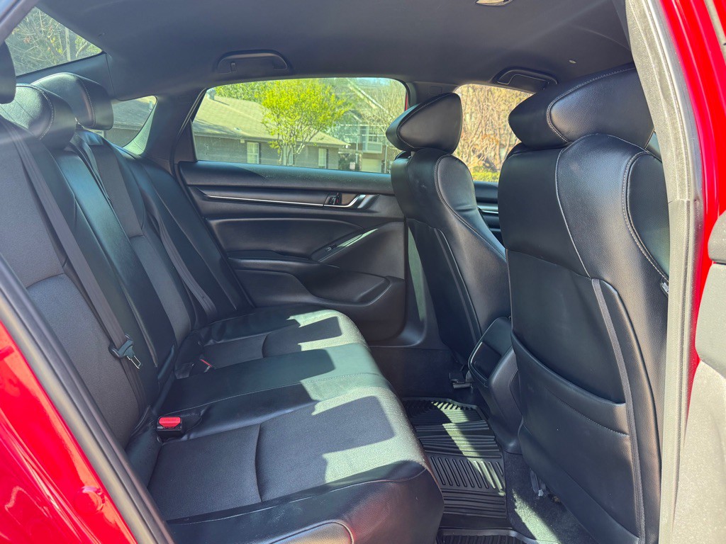 2018 Honda Accord Image 25