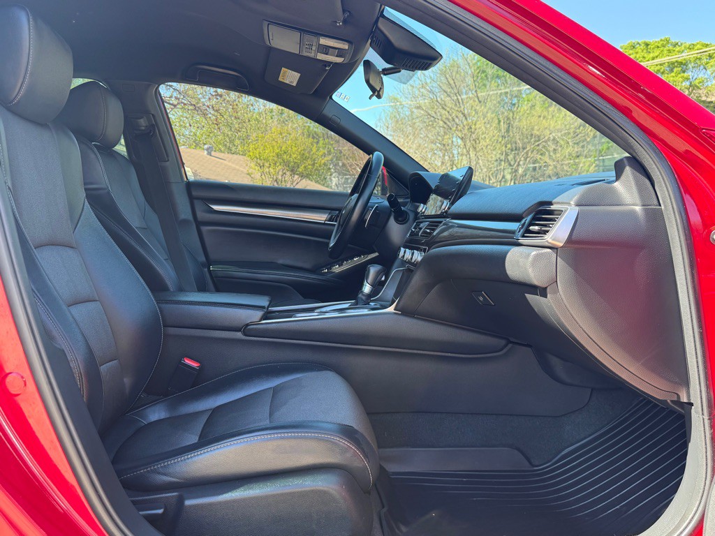 2018 Honda Accord Image 27