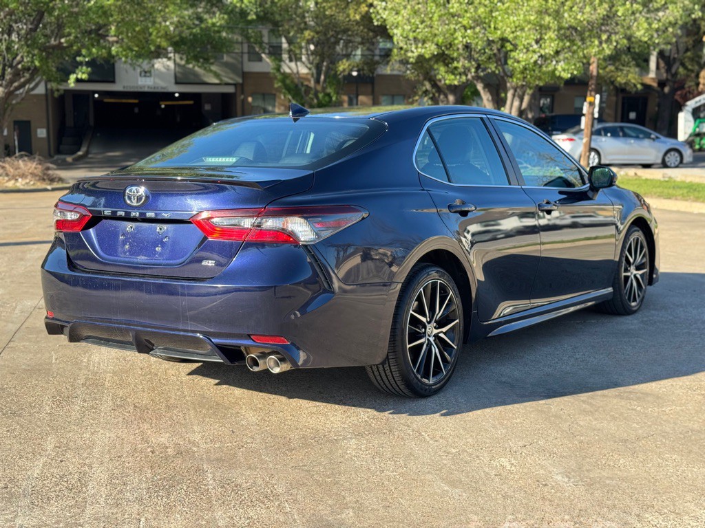 2021 Toyota Camry Image 3