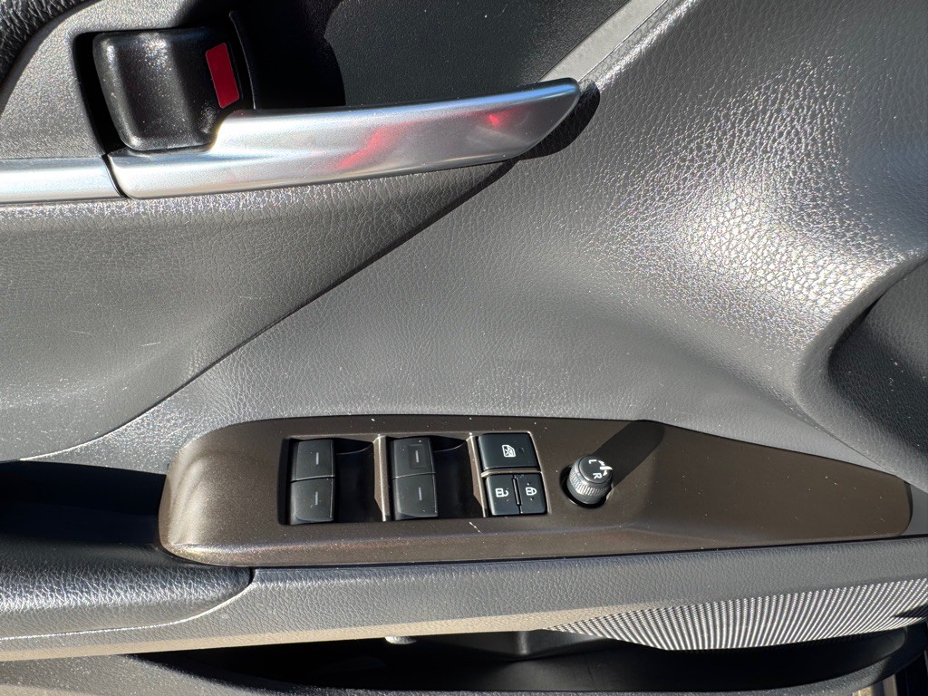 2021 Toyota Camry Image 6