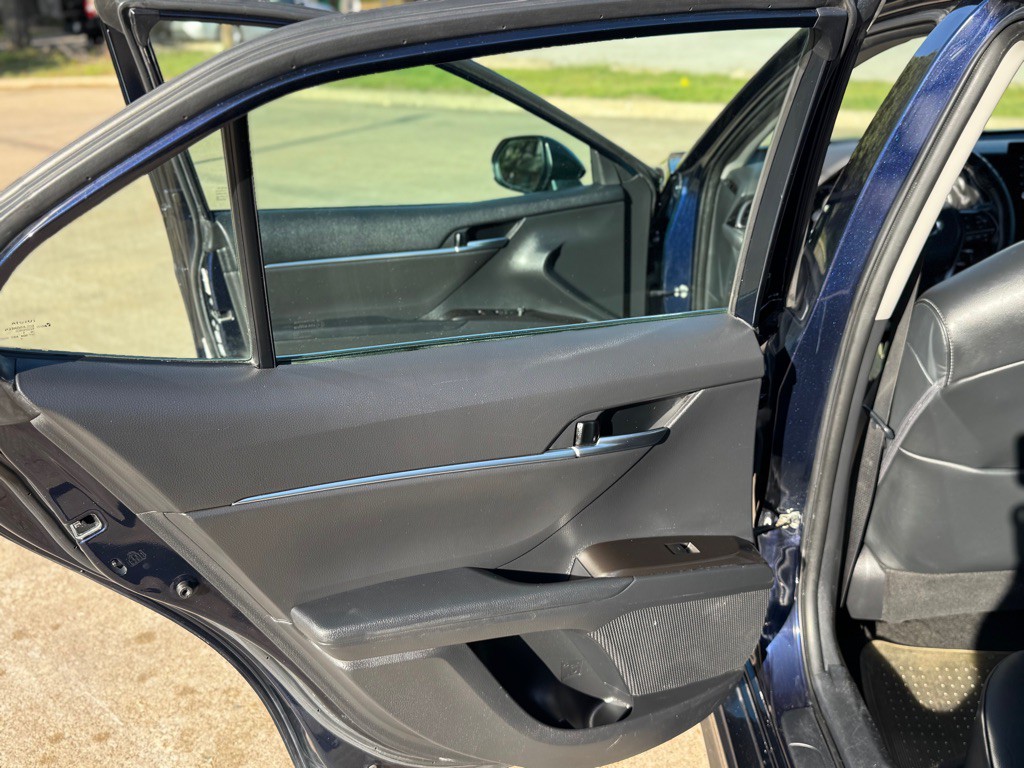 2021 Toyota Camry Image 8