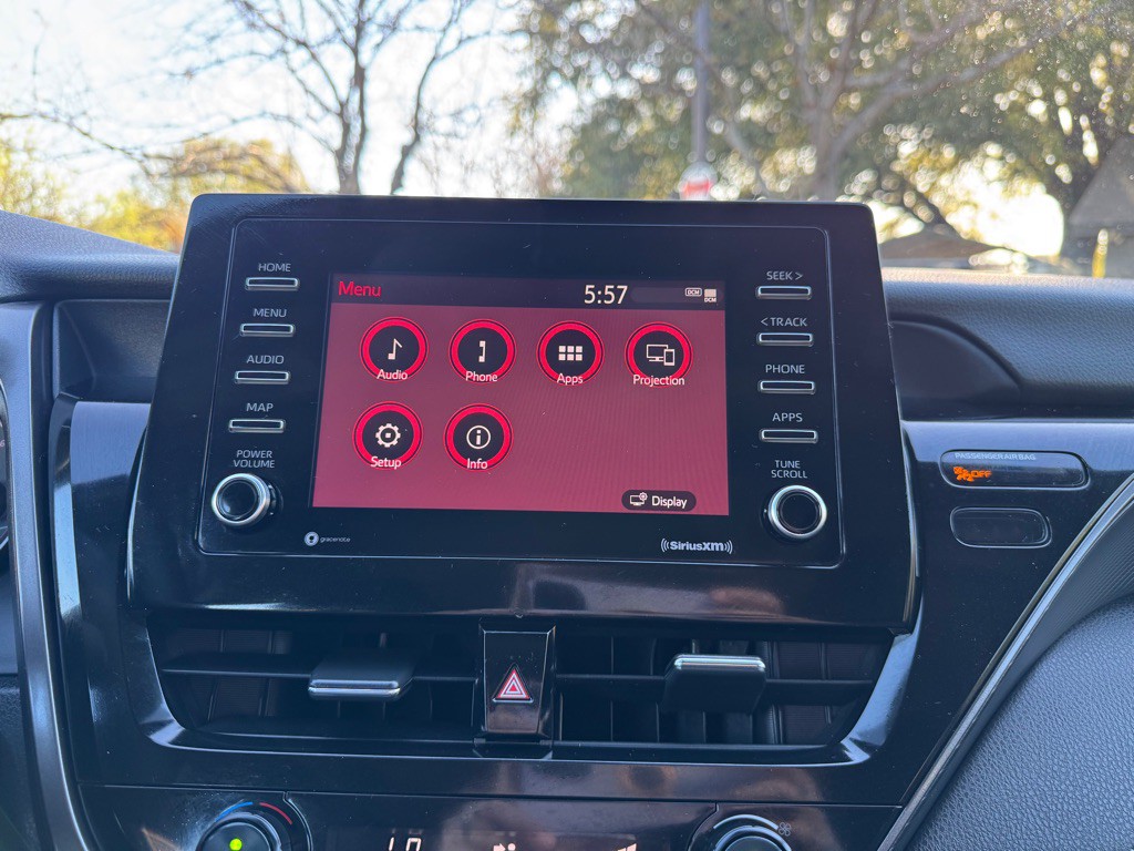 2021 Toyota Camry Image 22