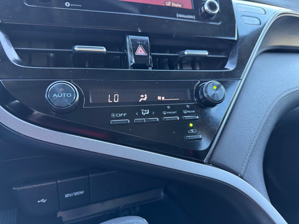 2021 Toyota Camry Image 24