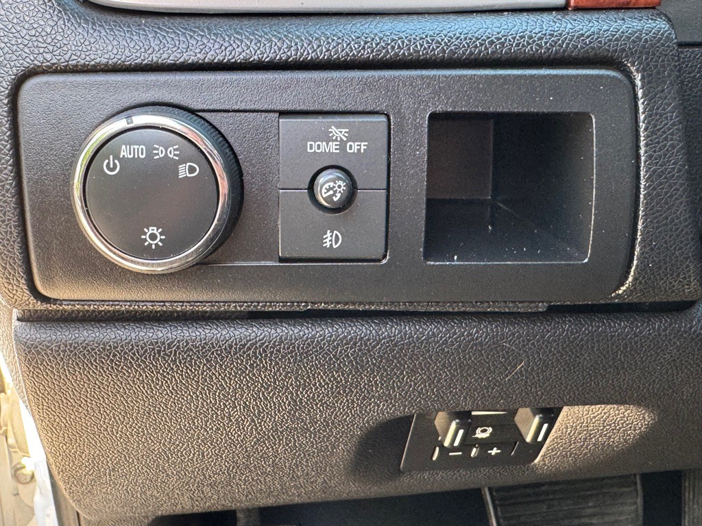 2014 Chevrolet Suburban Image 9