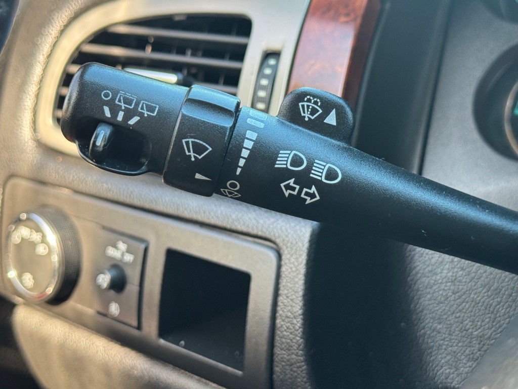 2014 Chevrolet Suburban Image 12