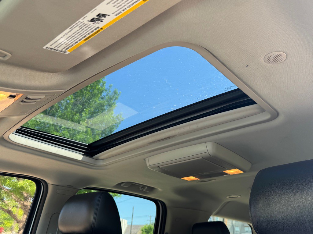 2014 Chevrolet Suburban Image 19