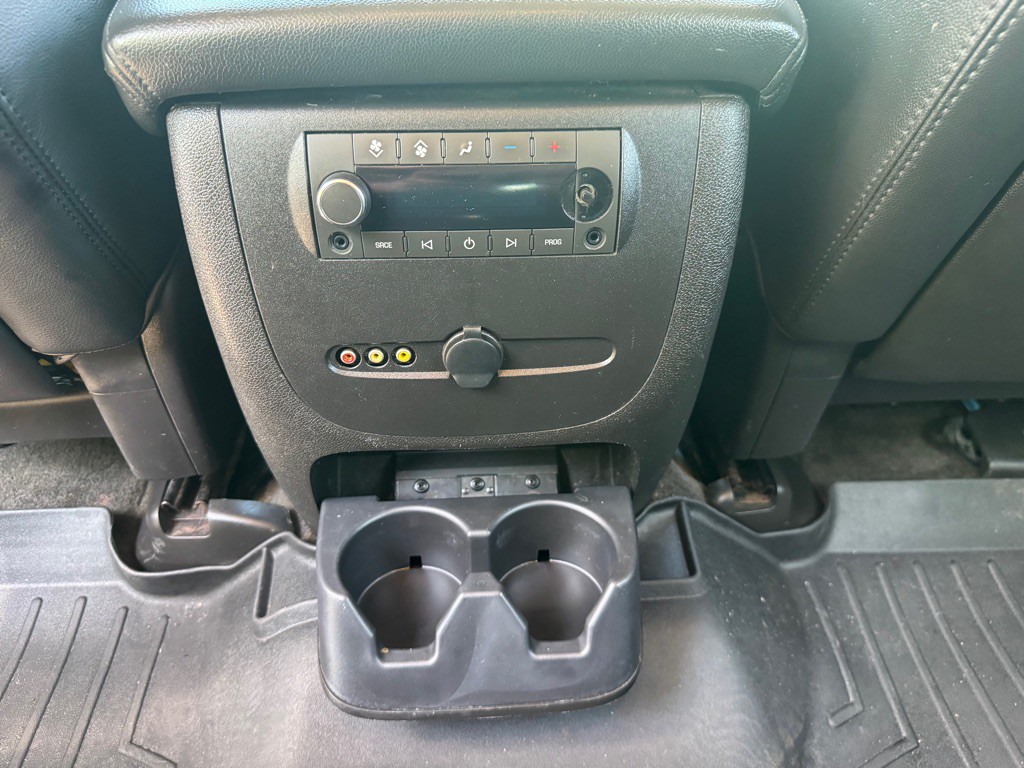 2014 Chevrolet Suburban Image 22