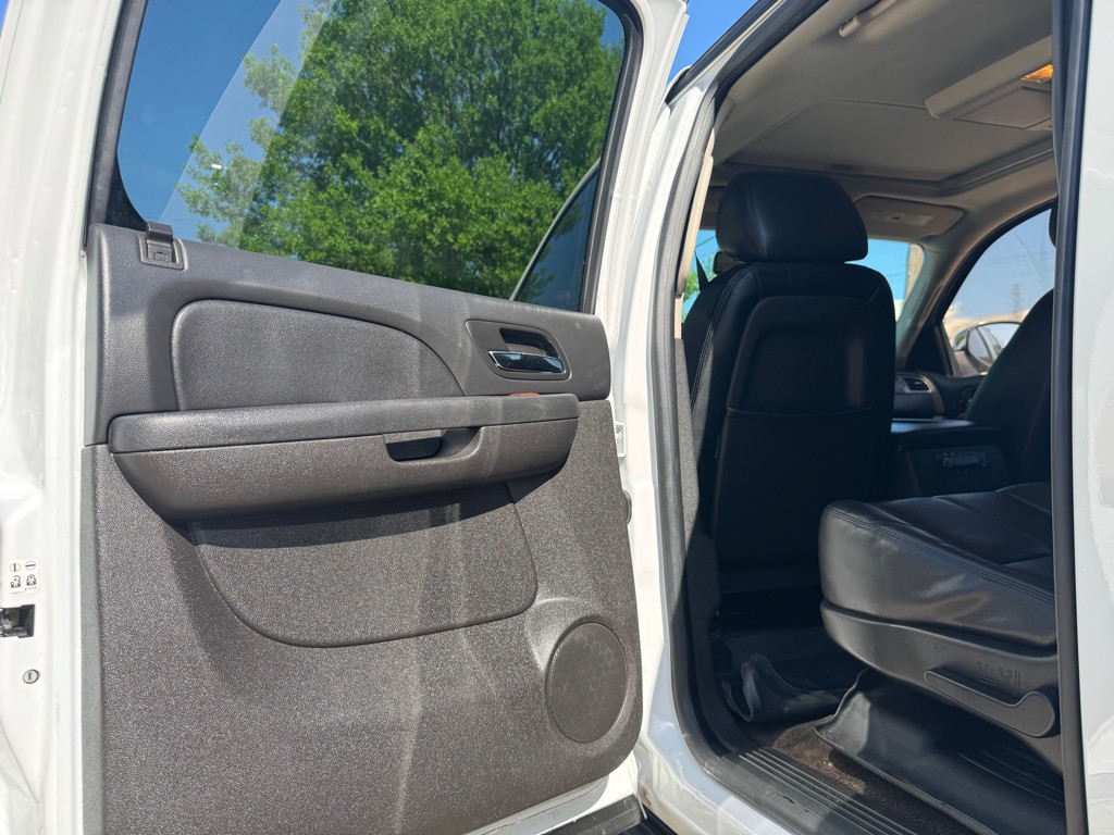 2014 Chevrolet Suburban Image 23