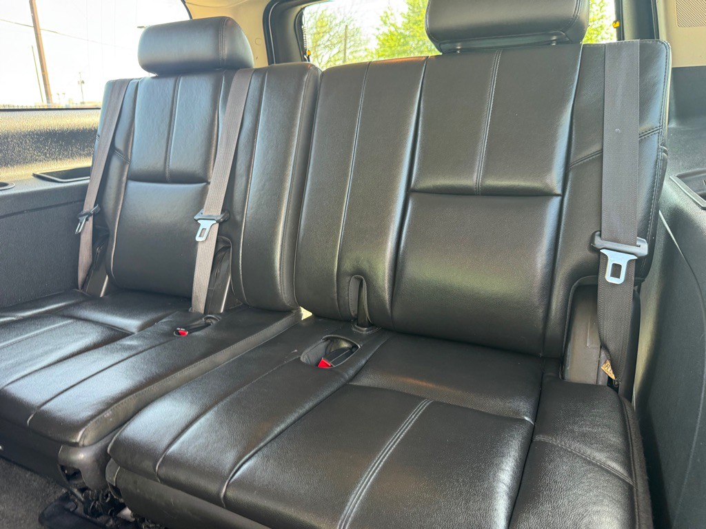 2014 Chevrolet Suburban Image 25