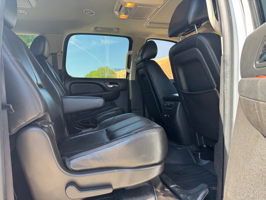 2014 Chevrolet Suburban Image 27