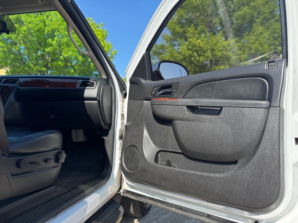 2014 Chevrolet Suburban Image 28