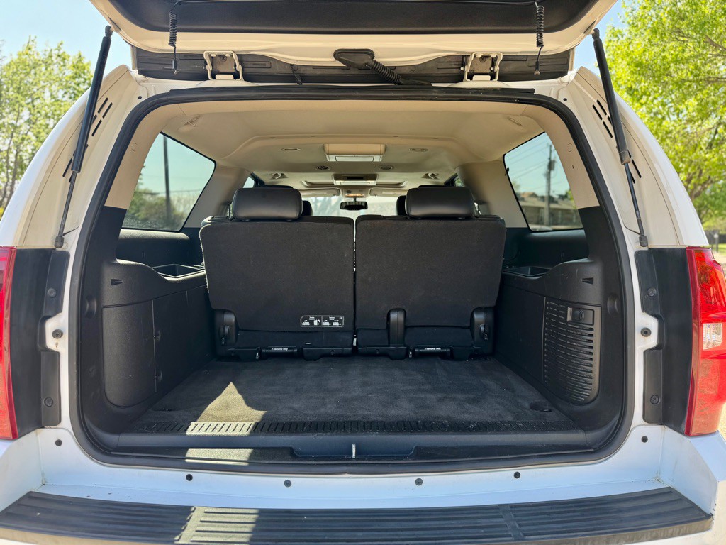 2014 Chevrolet Suburban Image 30