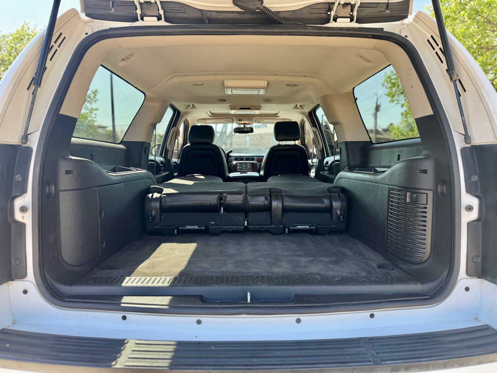 2014 Chevrolet Suburban Image 32