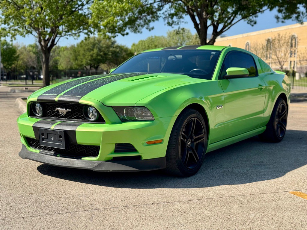 2013 Ford Mustang Image 1