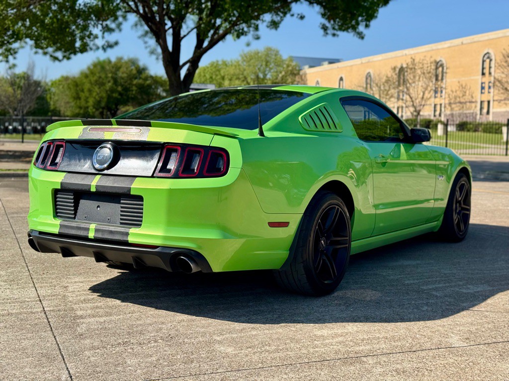 2013 Ford Mustang Image 3