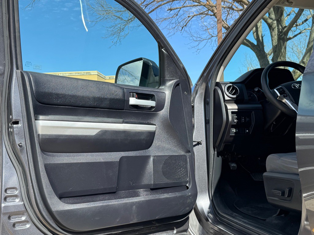 2016 Toyota Tundra Image 5