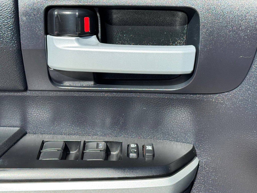 2016 Toyota Tundra Image 6