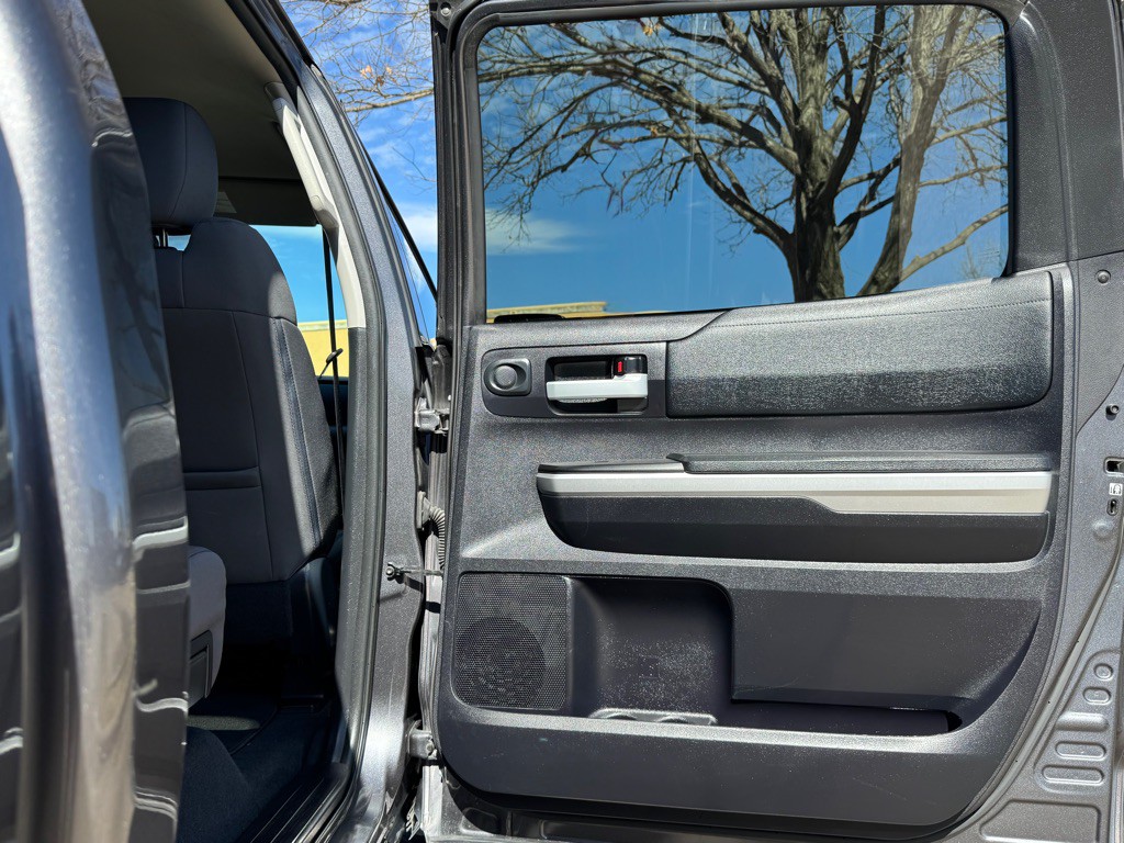 2016 Toyota Tundra Image 25