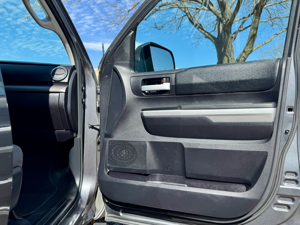 2016 Toyota Tundra Image 27
