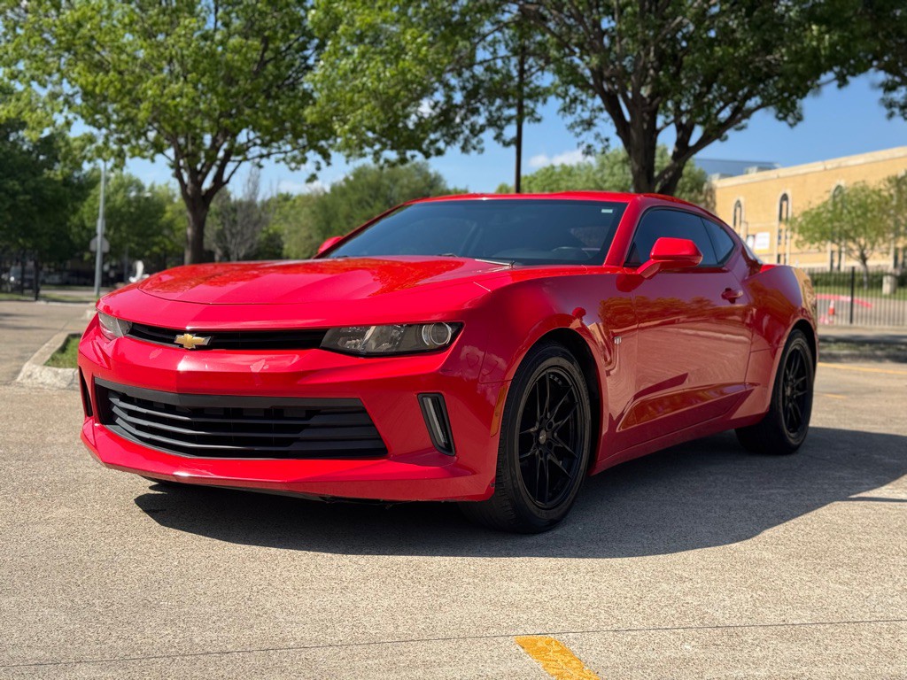 2017 Chevrolet Camaro Image 1