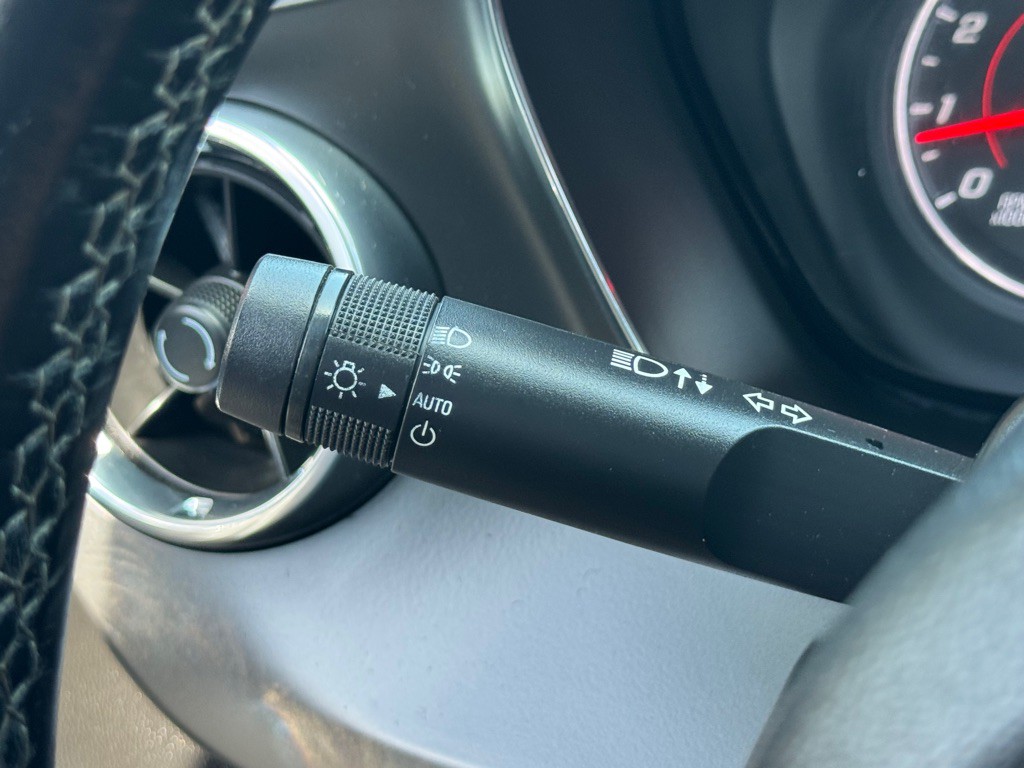 2017 Chevrolet Camaro Image 13