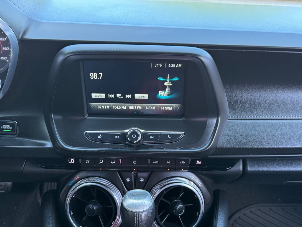 2017 Chevrolet Camaro Image 18